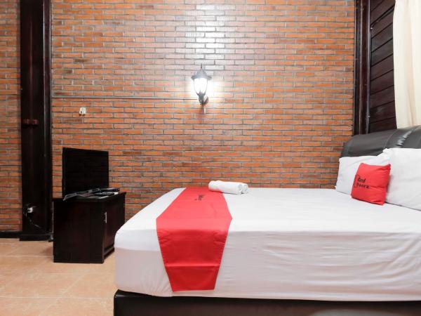 RedDoorz @ Cilandak Timur : photo 6 de la chambre chambre double reddoorz