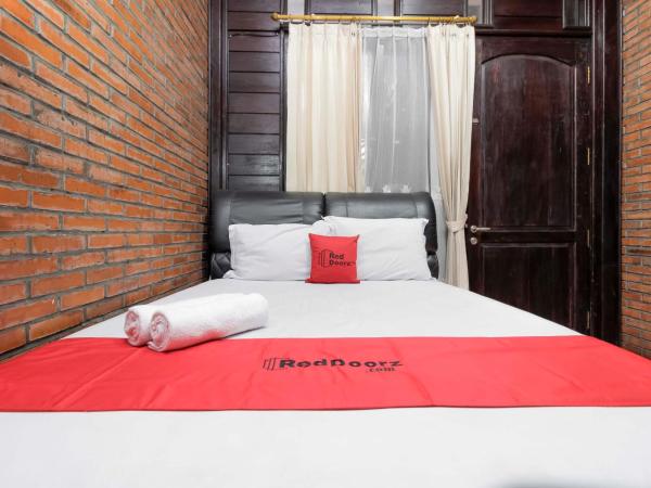 RedDoorz @ Cilandak Timur : photo 8 de la chambre chambre double reddoorz
