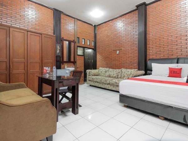 RedDoorz @ Cilandak Timur : photo 5 de la chambre chambre deluxe