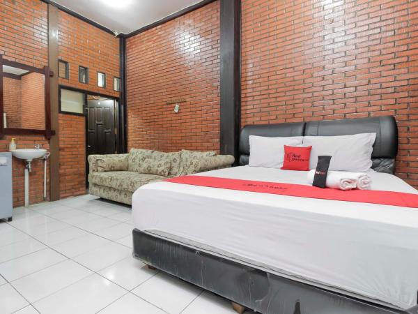 RedDoorz @ Cilandak Timur : photo 6 de la chambre chambre deluxe