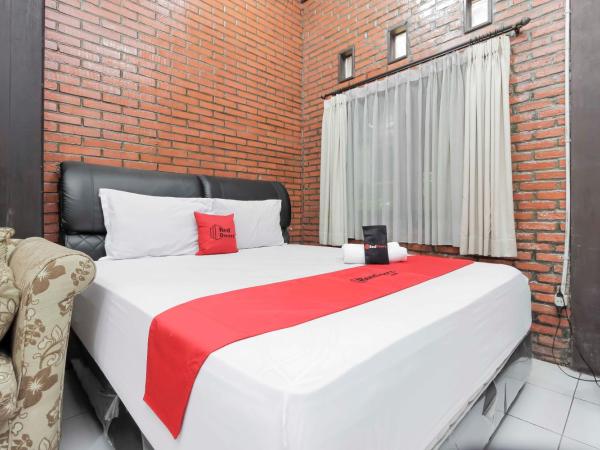 RedDoorz @ Cilandak Timur : photo 7 de la chambre chambre double reddoorz