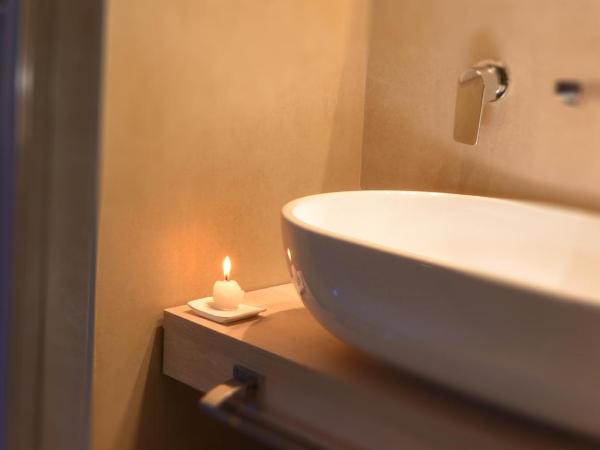 Graffiti : photo 6 de la chambre chambre double avec balcon - vue sur ville