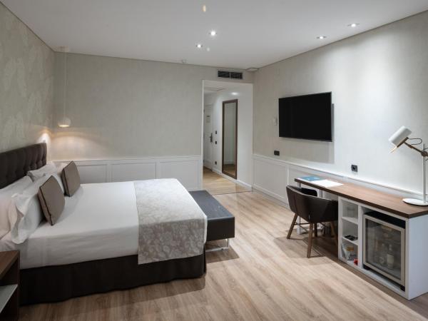 Catalonia Puerta del Sol : photo 5 de la chambre chambre double ou lits jumeaux supérieure