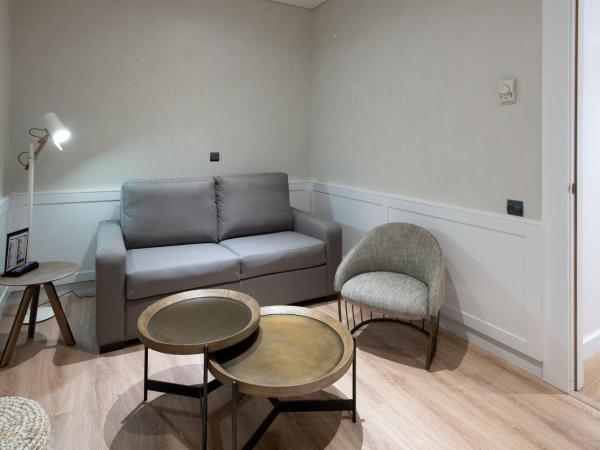 Catalonia Puerta del Sol : photo 4 de la chambre suite