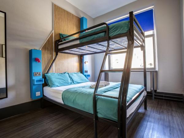 Kick Ass Grassmarket (18+) : photo 1 de la chambre chambre double ou lits jumeaux avec salle de bains commune