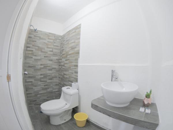 Hotel San Carlos : photo 2 de la chambre chambre triple