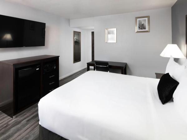 Red Lion Inn & Suites Tucson Downtown : photo 1 de la chambre chambre lit king-size - non-fumeurs