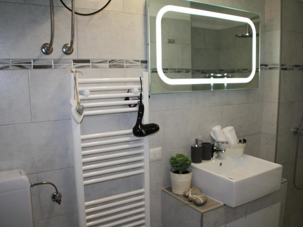 LE COLONNE MILANO : photo 1 de la chambre chambre simple avec salle de bains privative