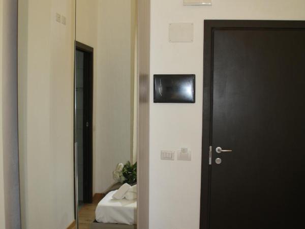 LE COLONNE MILANO : photo 7 de la chambre chambre simple avec salle de bains privative