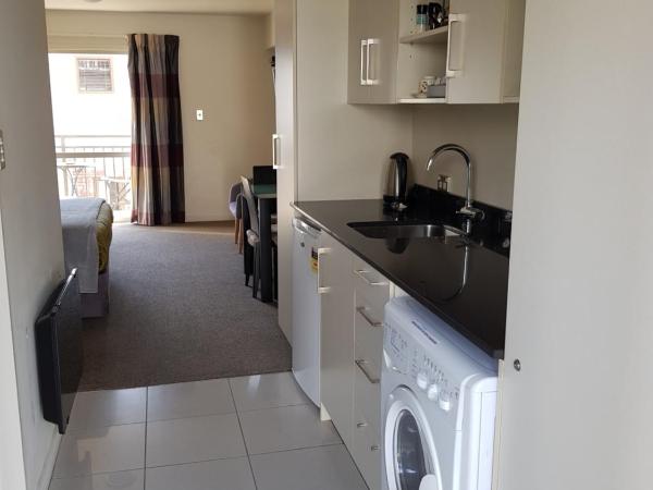 Delago Motel/Apartments : photo 6 de la chambre appartement 2 pièces avec balcon et baignoire spa