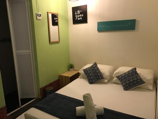 Check In Lodge : photo 6 de la chambre chambre double avec salle de bains privative