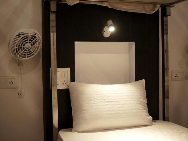 Friends Hostel by Backpackers Heaven- New Delhi Railway Station - Paharganj : photo 2 de la chambre lit dans dortoir mixte de 6 lits