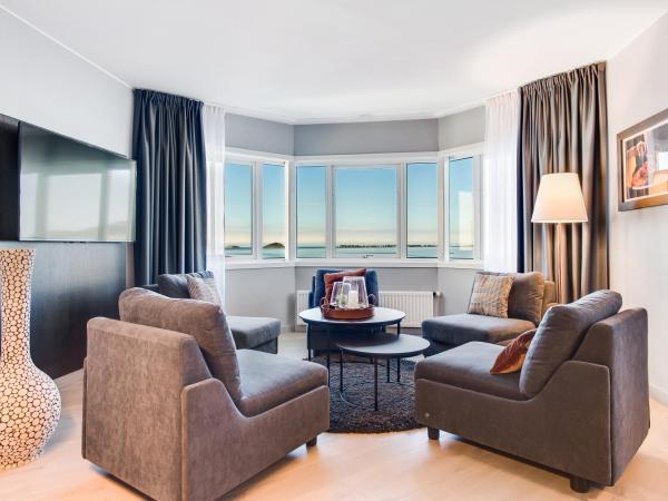 Quality Hotel Ålesund : photo 1 de la chambre suite avec vue panoramique sur la mer

