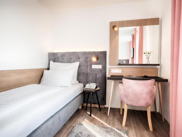 Home Hotel : photo 4 de la chambre chambre simple