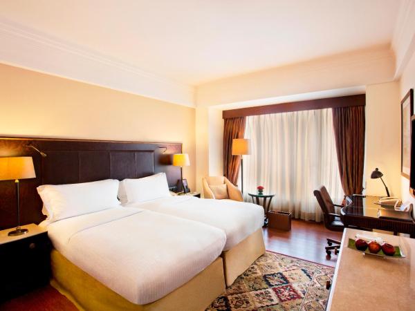 Eros Hotel New Delhi, Nehru Place : photo 4 de la chambre executive room with free wi-fi, 15% disc on food and soft beverages, ironing - 2 pcs complimentary