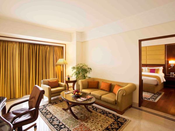 Eros Hotel New Delhi, Nehru Place : photo 2 de la chambre executive suite with complimentary airport transfers ,free wi-fi,20% on food and soft beverages, comp club lounge access - 1800 hrs to 2000 hrs,dry cleaning - 2 pcs comp