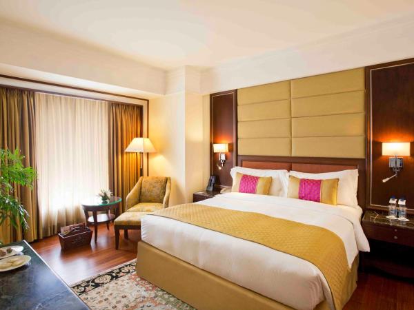Eros Hotel New Delhi, Nehru Place : photo 1 de la chambre executive suite with complimentary airport transfers ,free wi-fi,20% on food and soft beverages, comp club lounge access - 1800 hrs to 2000 hrs,dry cleaning - 2 pcs comp