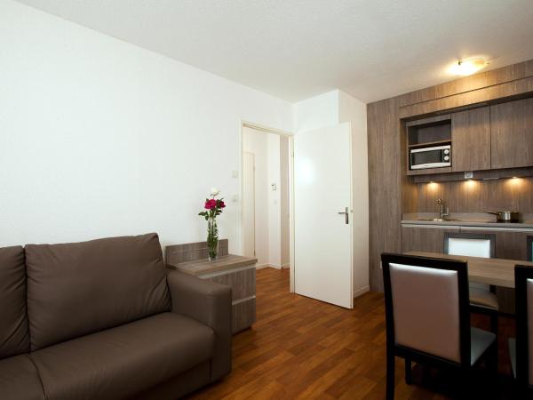 Séjours & Affaires Reims Clairmarais : photo 10 de la chambre appartement 2 pièces 2-4 personnes