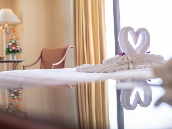 Montien Riverside Hotel Bangkok : photo 8 de la chambre chambre double de luxe - angle