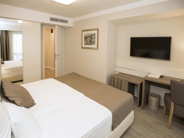 Hotel Vila Rova : photo 5 de la chambre deux chambres doubles communicantes avec vue sur la mer