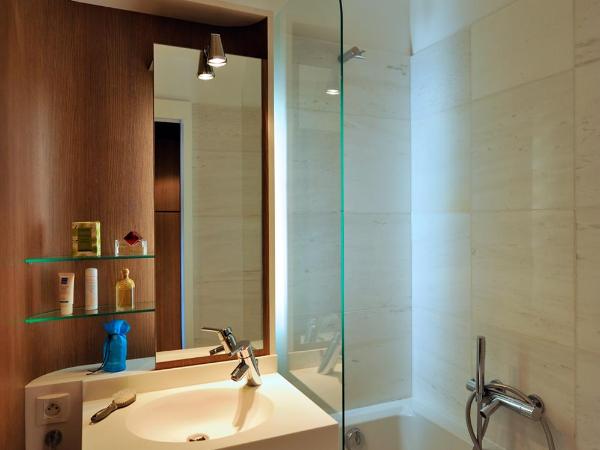 Résidence Residéal Premium Cannes : photo 4 de la chambre studio - côté ville (2 adultes)