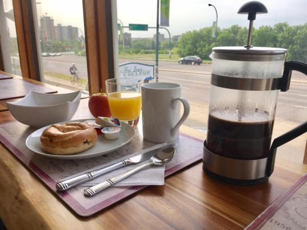 The Inn on College : photo 7 de la chambre chambre standard lit queen-size avec salle de bains privative