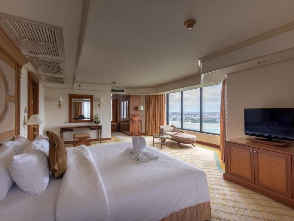 Montien Riverside Hotel Bangkok : photo 2 de la chambre suite lit queen-size