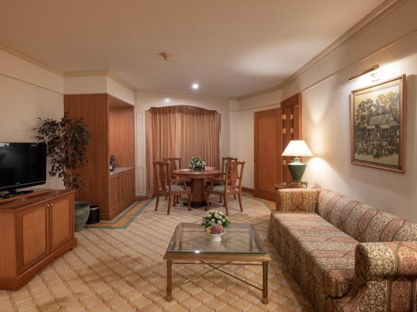 Montien Riverside Hotel Bangkok : photo 3 de la chambre suite lit queen-size