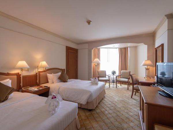 Montien Riverside Hotel Bangkok : photo 5 de la chambre suite lit queen-size