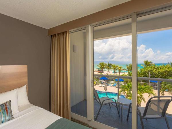 Best Western Plus Atlantic Beach Resort : photo 6 de la chambre chambre 2 lits doubles bord de mer 