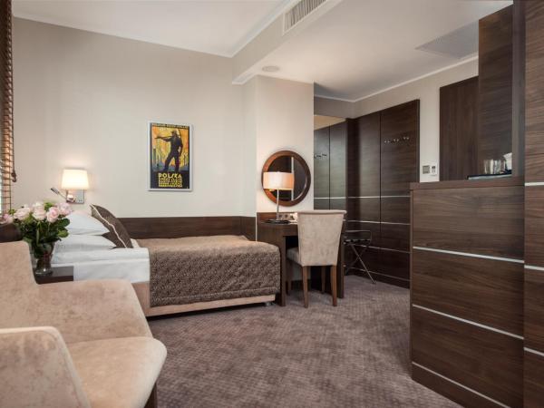 Hotel Różany Gaj - Destigo Hotels : photo 2 de la chambre chambre simple de luxe - vue sur mer