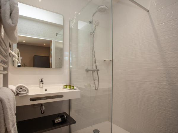 Hôtel Restaurant La Hoirie : photo 8 de la chambre chambre double premium contemporaine