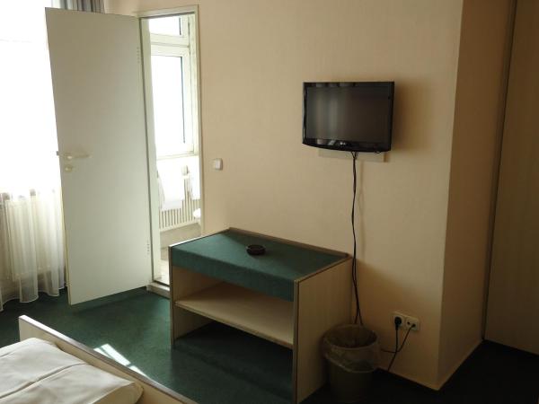Hotel und Rasthof AVUS : photo 9 de la chambre chambre double ou lits jumeaux