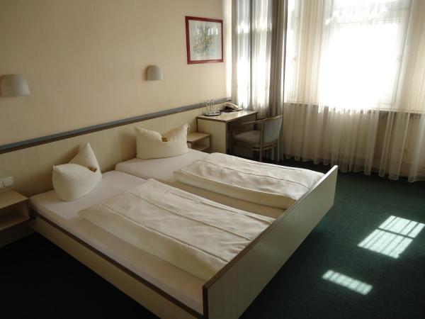 Hotel und Rasthof AVUS : photo 5 de la chambre chambre double ou lits jumeaux