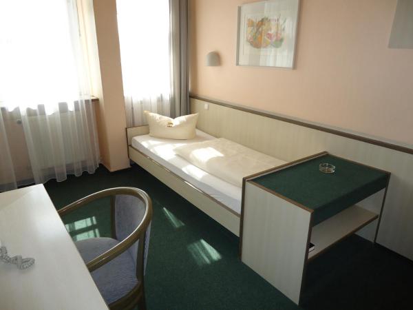 Hotel und Rasthof AVUS : photo 5 de la chambre chambre simple