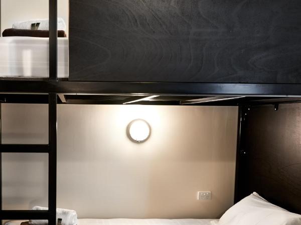 The Pod Sydney : photo 3 de la chambre lit simple dans dortoir mixte avec salle de bains commune 