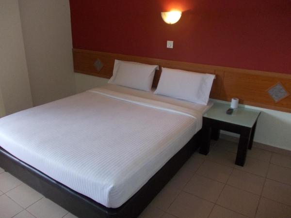 Lotus Hotel Johor Bahru : photo 1 de la chambre chambre standard lit queen-size