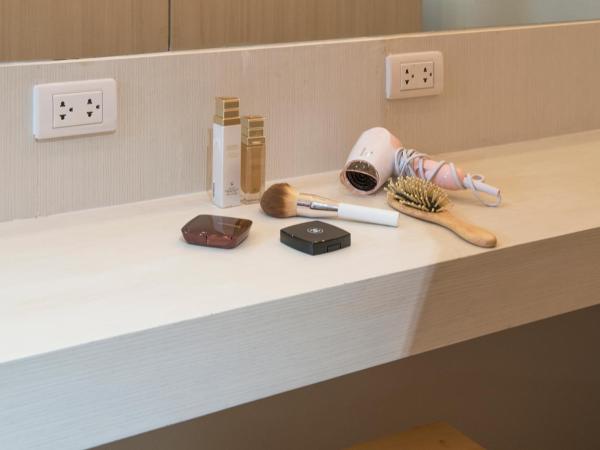 Kinnon Deluxe Hostel Coworking Cafe : photo 5 de la chambre lit superposé dans dortoir pour femmes