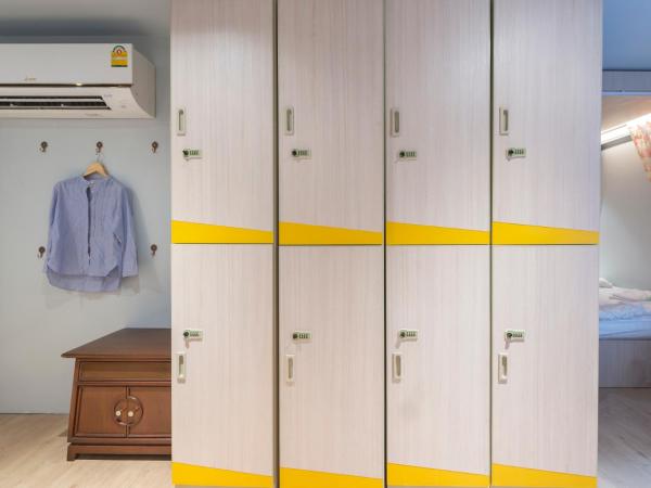 Kinnon Deluxe Hostel Coworking Cafe : photo 7 de la chambre dortoir mixte de 4 lits