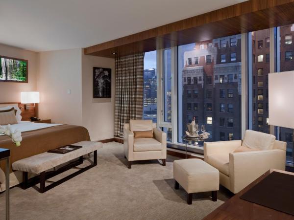 Fairmont Pacific Rim : photo 6 de la chambre chambre lit king-size fairmont gold - vue sur ville