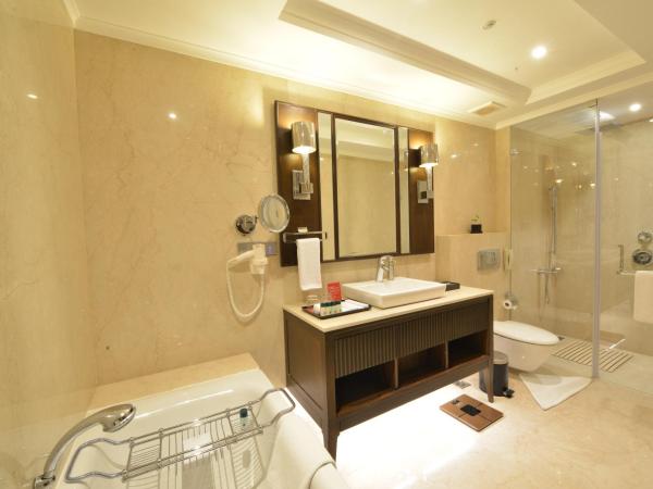 Ramada Plaza Chennai : photo 1 de la chambre suite affaires