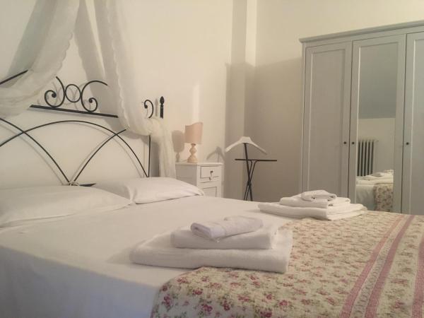 B&B Casa Dolce Casa : photo 1 de la chambre chambre double avec salle de bains commune