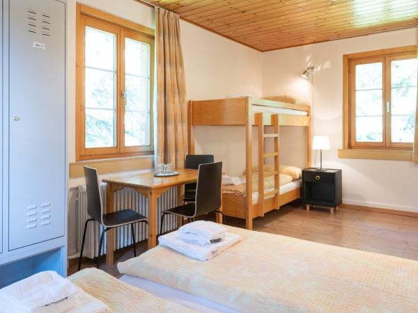 Hostel by Randolins : photo 1 de la chambre lit superposé dans dortoir mixte avec salle de bains commune (réservé aux adultes)