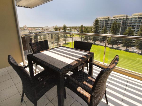 Oaks Glenelg Plaza Pier Suites : photo 7 de la chambre appartement 3 chambres