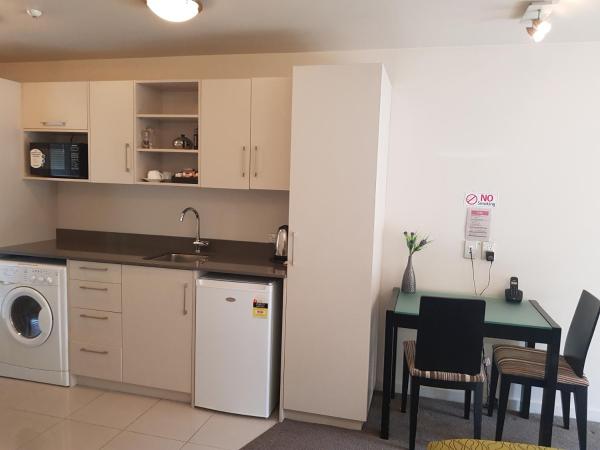 Delago Motel/Apartments : photo 6 de la chambre king suite with spa bath & private balcony