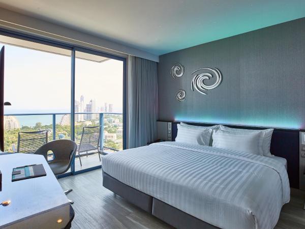 Grande Centre Point Pattaya : photo 1 de la chambre chambre familiale deluxe