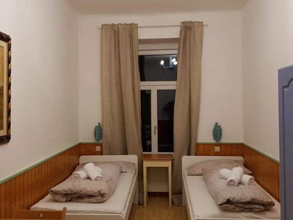 Urban Boutique Hotel : photo 2 de la chambre chambre double ou lits jumeaux avec salle de bains commune