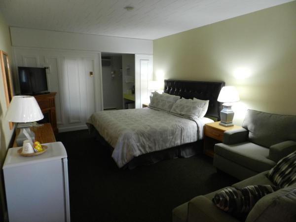 Kings Inn Near the Falls : photo 6 de la chambre chambre lit king-size