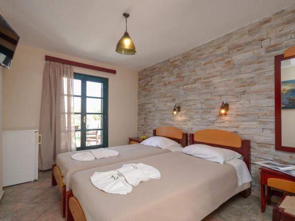 Hotel Naxos Beach : photo 8 de la chambre chambre lits jumeaux standard