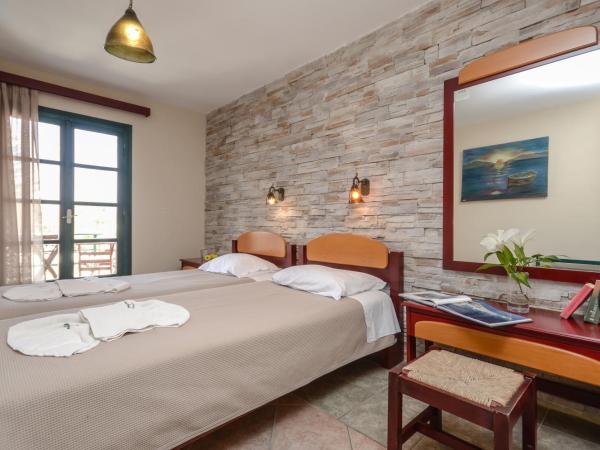Hotel Naxos Beach : photo 2 de la chambre chambre lits jumeaux standard